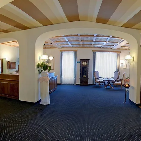 ホテル Metropol 4*