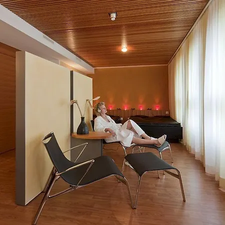 ホテル Metropol サース フェー