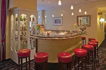 ホテル Metropol 4*